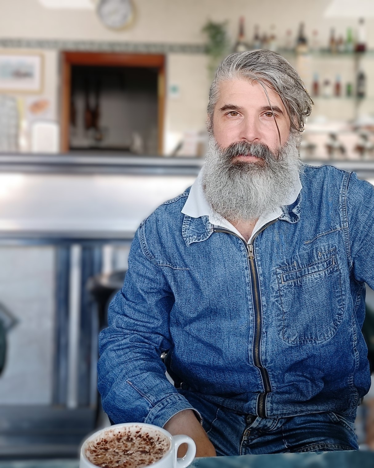 CAFÉ CON... Manuel